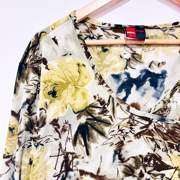 VIN ROUGE – Green Floral Wrap Top with Button Detail | Soft Jersey Knit | XXL * - Picture 3 of 9